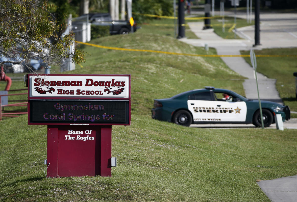 Jurors to visit still bloodstained Parkland school building