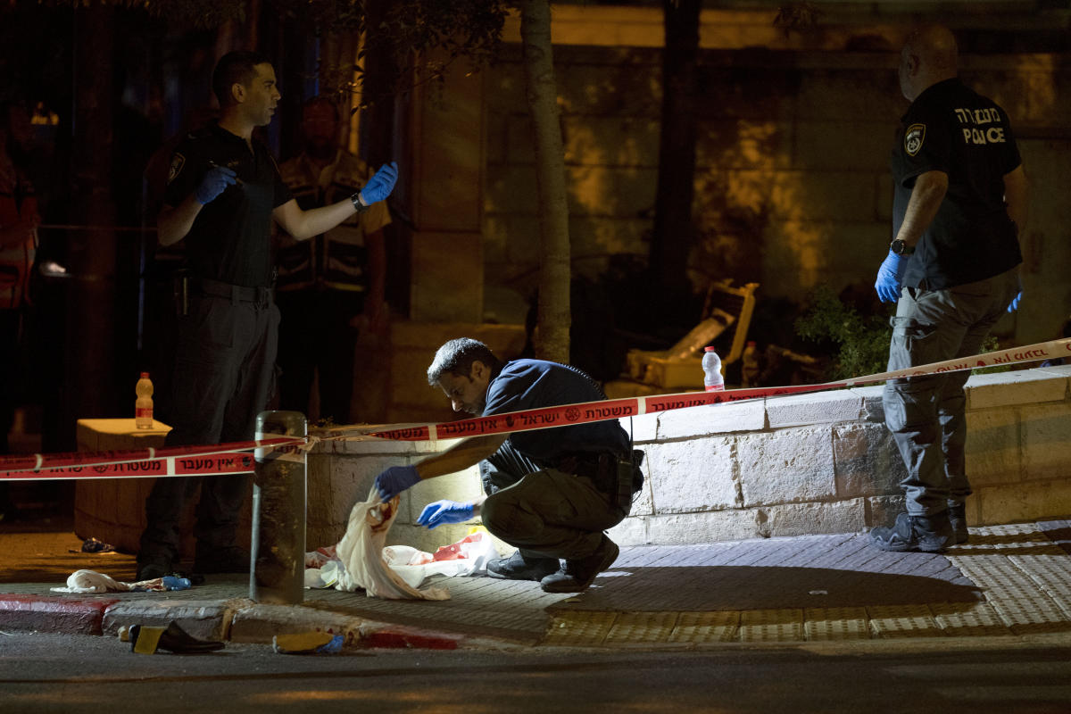 Palestinian gunman wounds 8 in late-night Jerusalem shooting