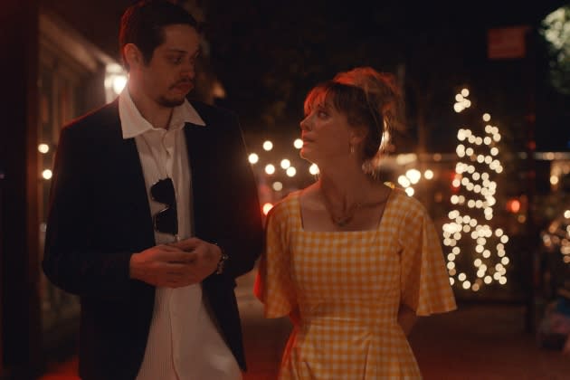 Pete Davidson and Kaley Cuoco Rom-Com ‘Meet Cute’ Gets First Look, September Premiere Date