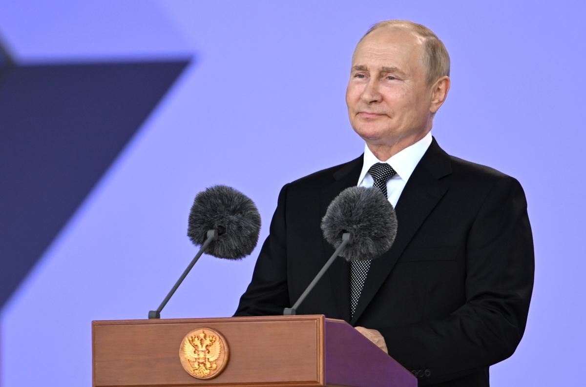 Putin vows to expand arms trade with Russia’s allies