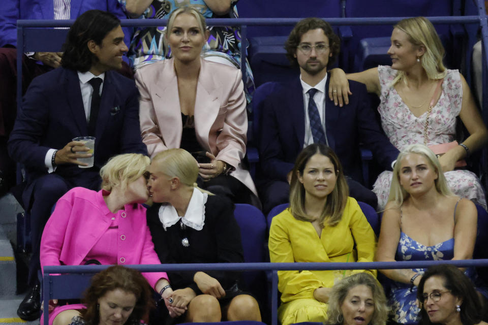 Rebel Wilson kisses girlfriend Ramona Agruma during U.S. Open