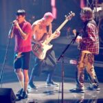 Red Hot Chili Peppers Celebrate Global Icon Award With Two-Song Performance & Emotional Speeches at 2022 VMAs