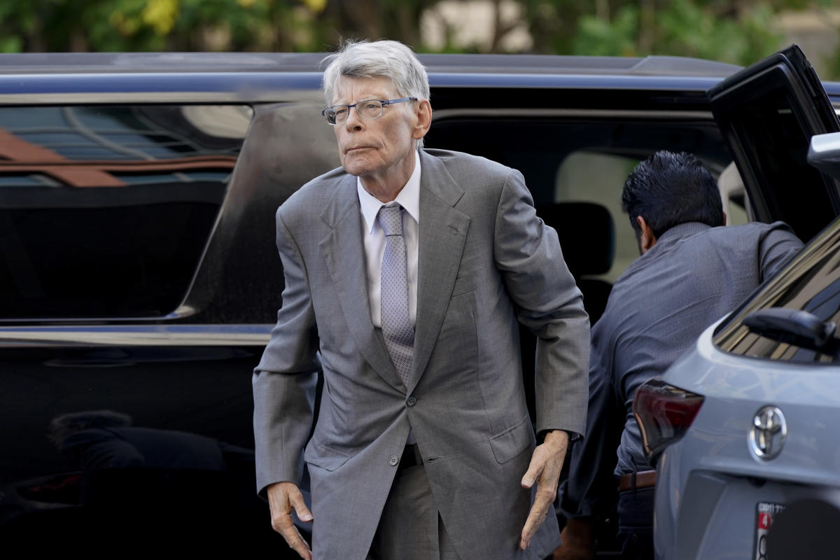 Stephen King testifies for government in books merger trial