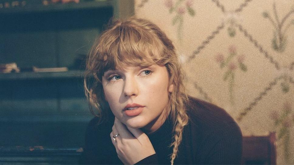 Taylor Swift Announces New Album Midnights