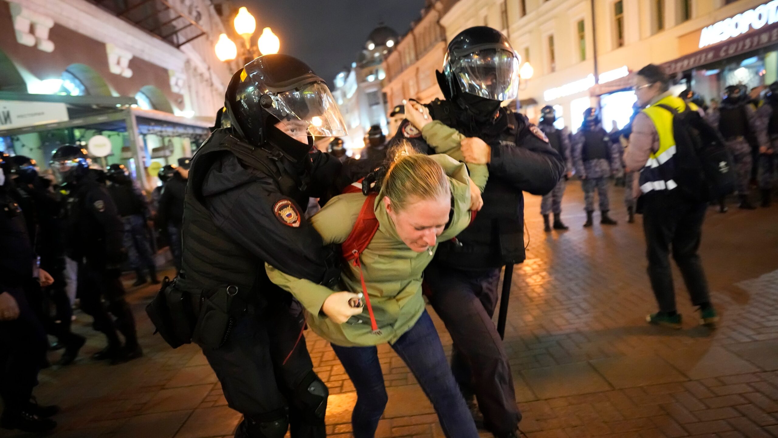 At anti-war protests in Russia, fears for the drafted as ‘cannon fodder’ and a brutal response by police