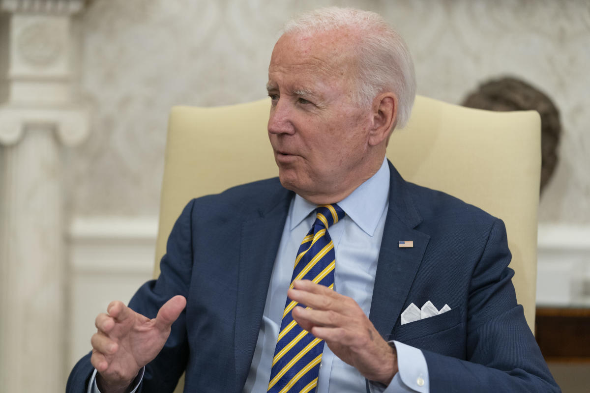 Biden meets with families of Whelan, Griner at White House