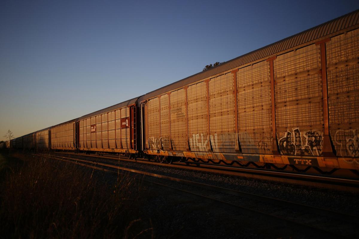 Crop and Car Shipments Set to Halt on US Rail-Strike Threat