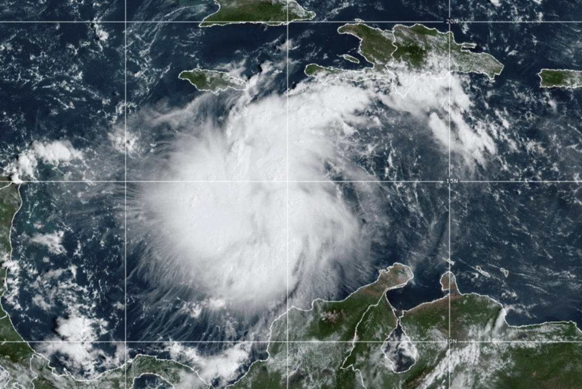 Cuba prepares evacuations as strengthening TS Ian nears