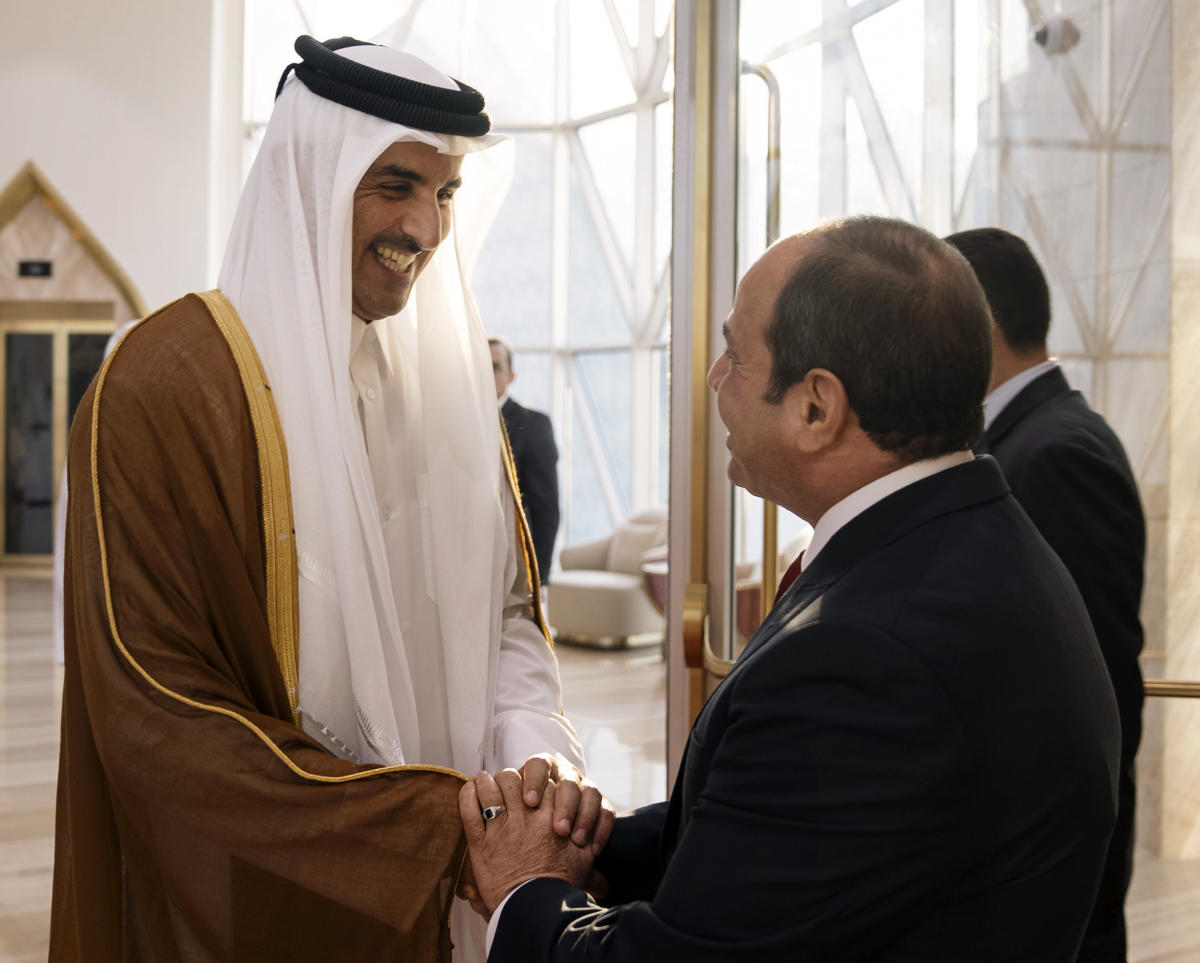 Egypt’s president in Qatar on 1st visit amid rapprochement