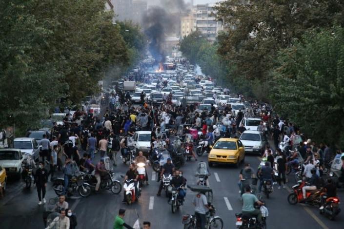 Iran braces for counter rallies as protest deaths mount