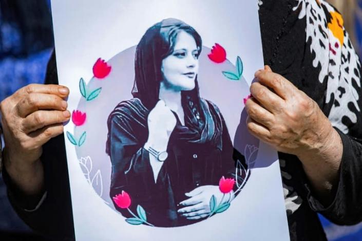 Iran targets celebrities, media over Mahsa Amini protests