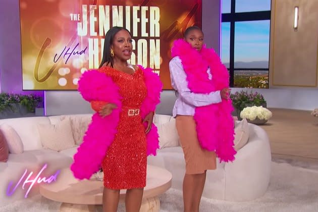 Jennifer Hudson & Sheryl Lee Ralph Serve Up ‘Dreamgirl Magic’ for Impromptu Performance: Watch