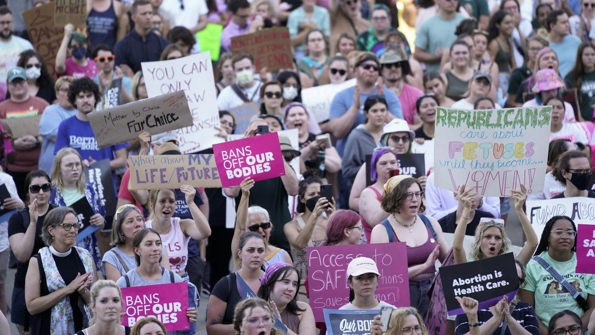 Judge strikes down 1931 Michigan law criminalizing abortion