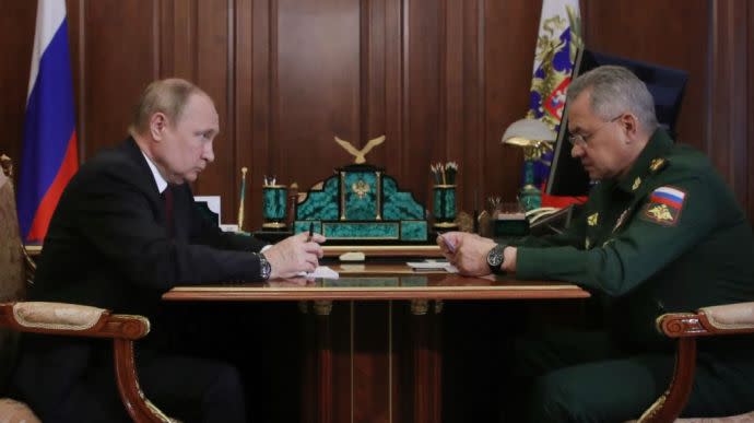 Kremlin wants to introduce martial law and ban men from leaving the country