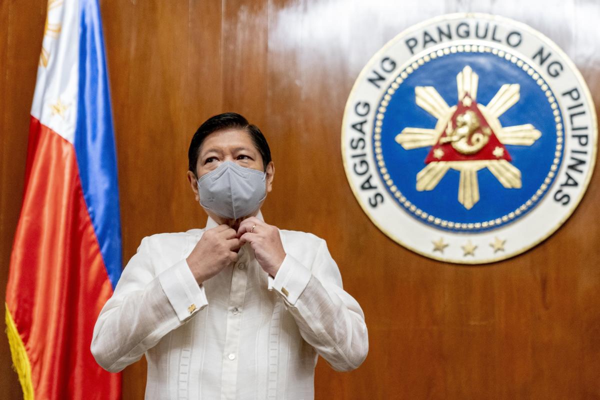 Marcos flying to Indonesia, Singapore on first foreign trip