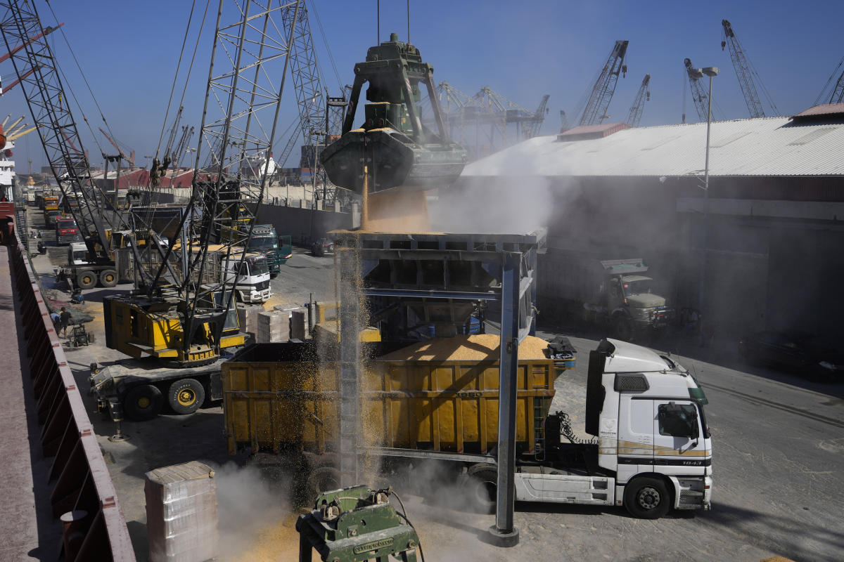 Ship with Ukrainian corn, vegetable oil docks in Lebanon