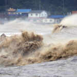 Typhoon batters South Korea, forcing thousands to flee