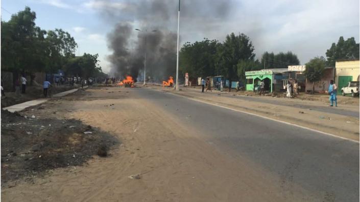 Chad protests: Overnight curfew after protests turn deadly