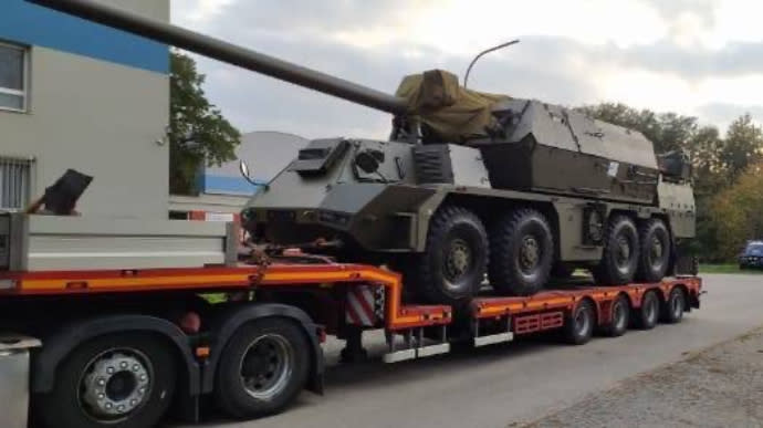 “Gift to aggressor Putin”: Slovakia handed over two Zuzana 2 self-propelled guns to Ukraine