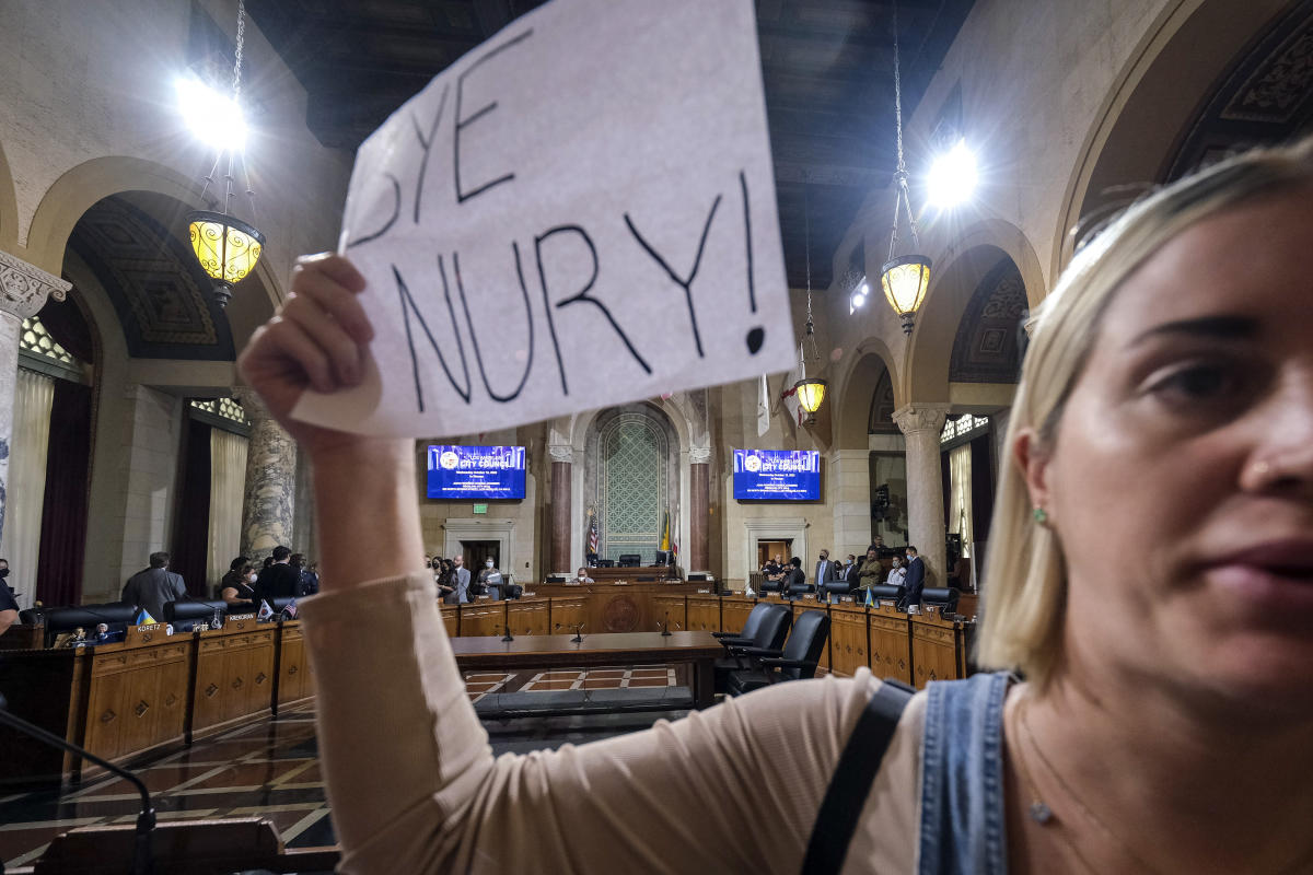 Los Angeles leader in racism scandal resigns Council seat