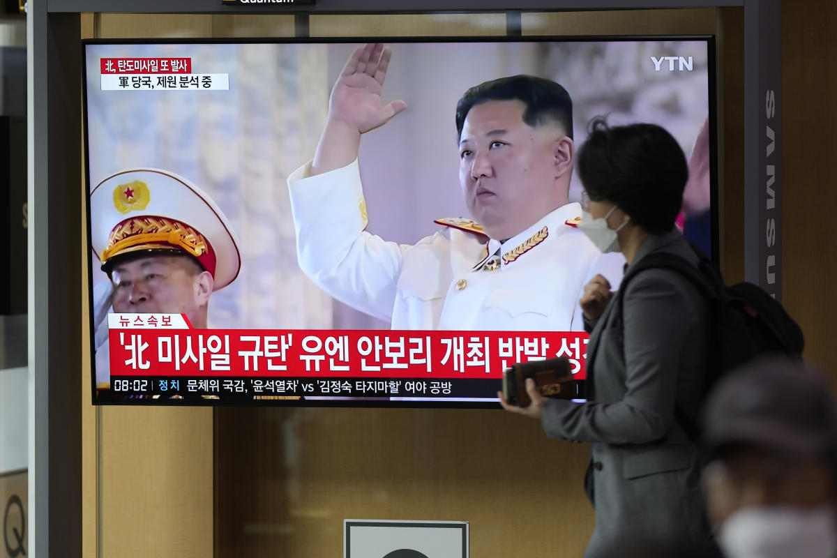 N.Korea flies warplanes near S.Korea after missile launches