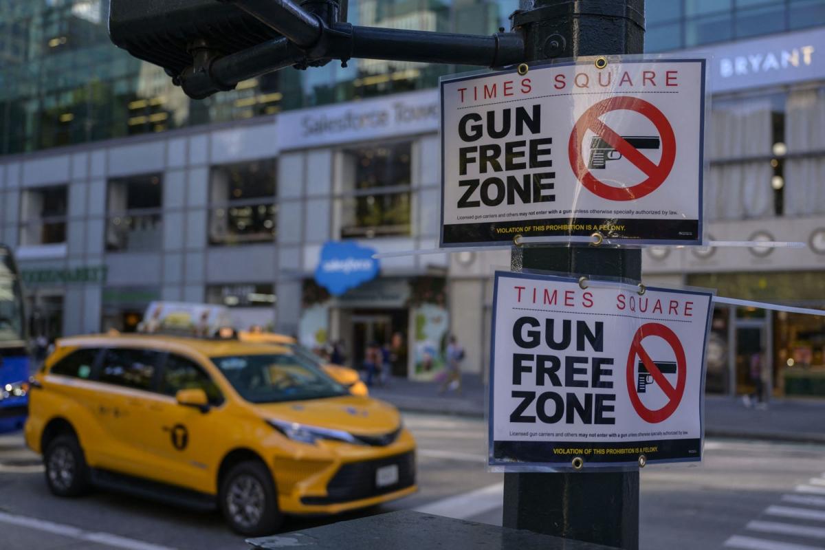 NY Ban on Guns in Times Square, Other Public Places Is Ruled Unconstitutional