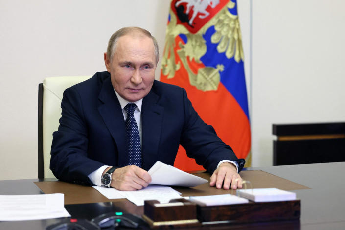 Putin’s military is on the retreat as he formalizes annexation