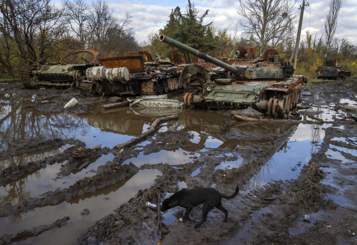 Russian strikes hit Ukraine, most of Kyiv without water