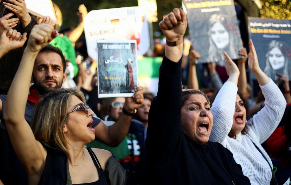 Tens of thousands march in Berlin in solidarity with Iran protests