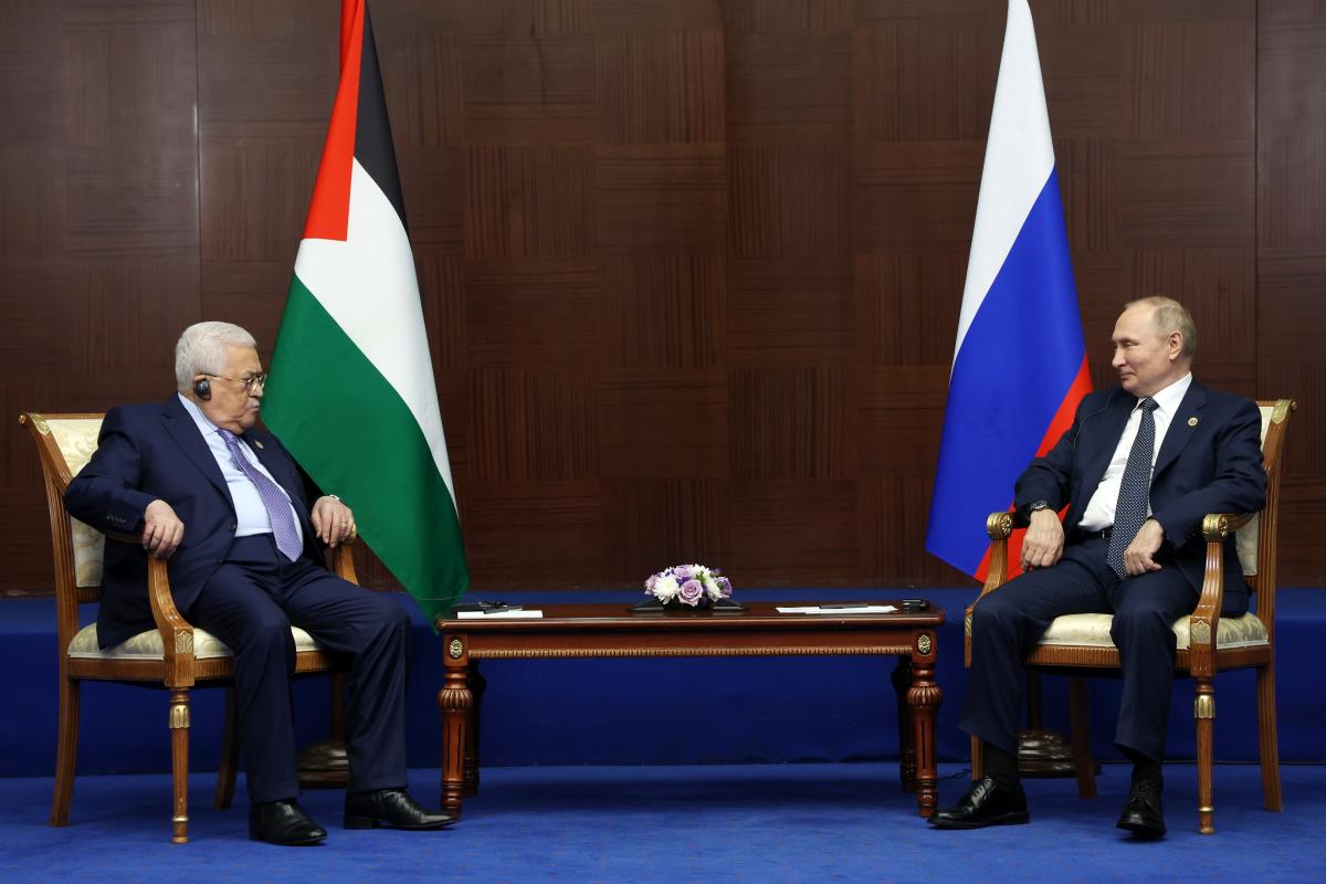 With Putin, Palestinian leader rules out US role as mediator