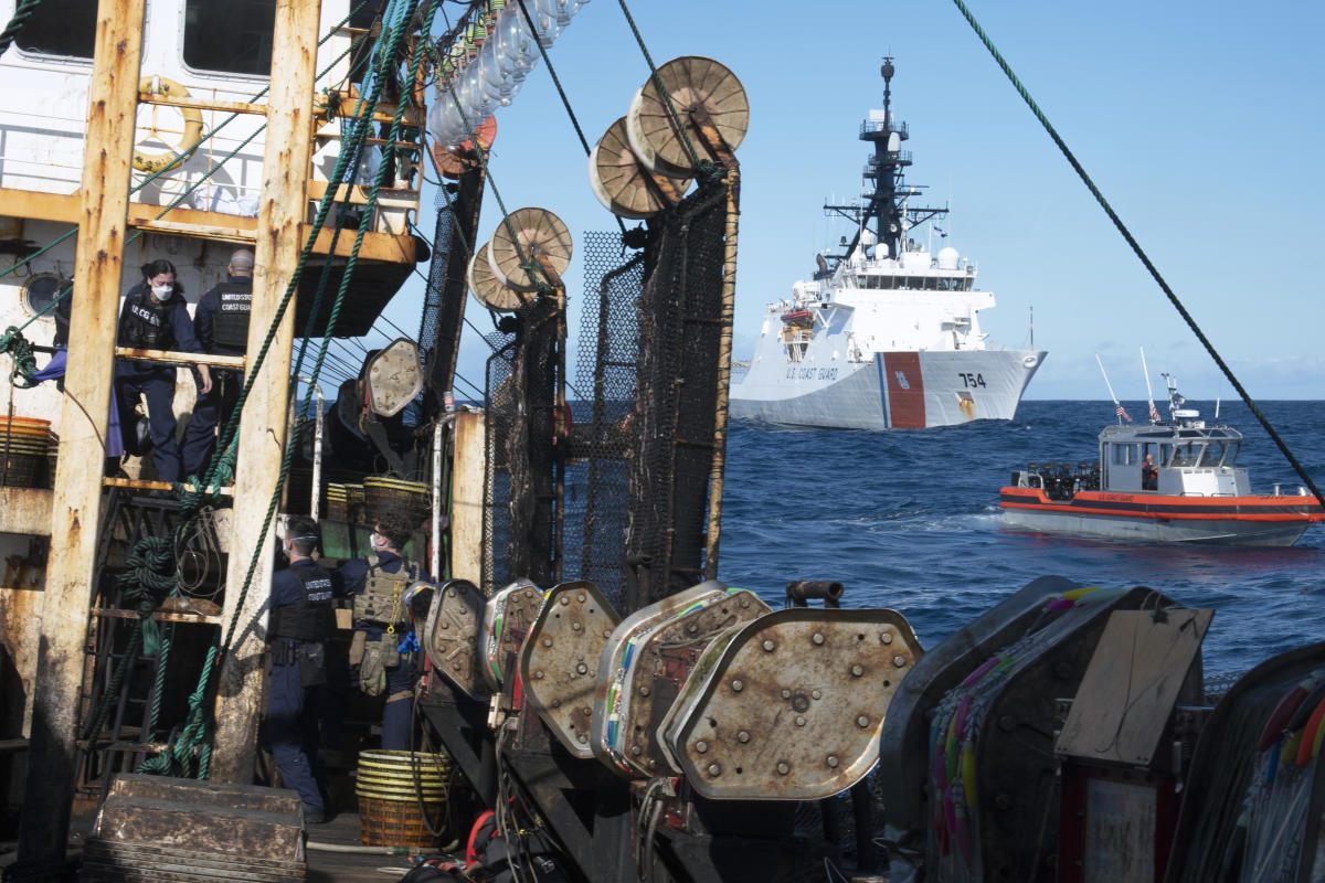 China fishing fleet defied U.S. in standoff on the high seas