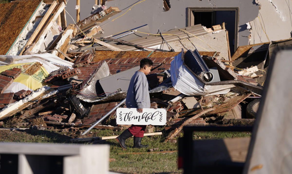 Deadly tornadoes hit Texas and Oklahoma, flatten buildings