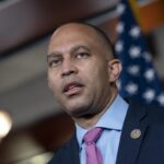 Democrats Rally Behind New Yorker Jeffries to Succeed Pelosi as House Leader