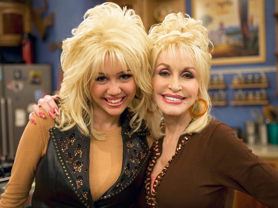 Dolly Parton Posts Tribute to Miley Cyrus on Her 30th Birthday: ‘Can’t Wait to Celebrate with You’