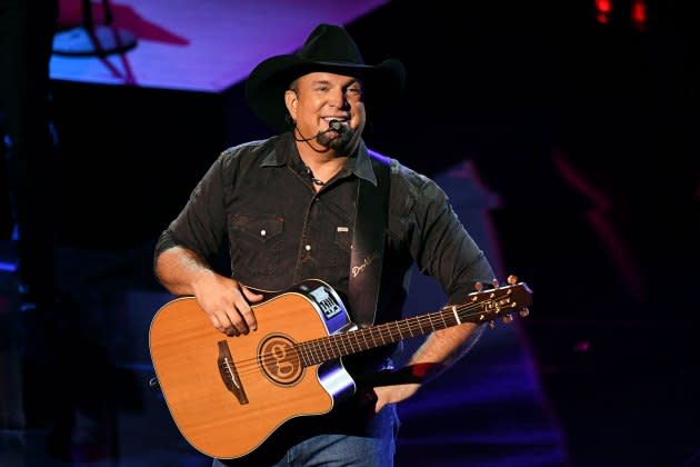 Garth Brooks on New Las Vegas Residency: ‘If You’re in That Crowd, I’m Going to Eat You Alive’