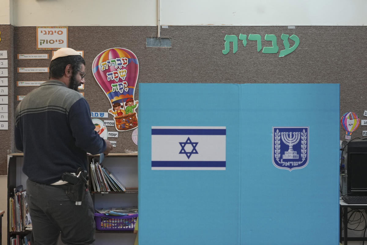 Israelis vote again, as political crisis grinds on