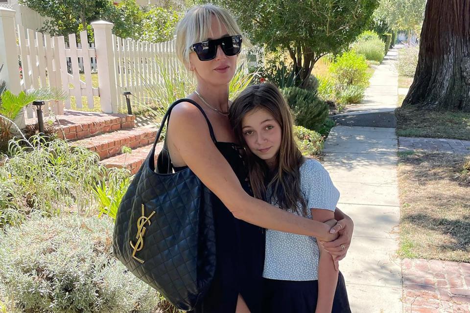 Kimberly Stewart Shares Sweet Thanksgiving Photo of Her and Benicio Del Toro’s Daughter: ‘Thankful’