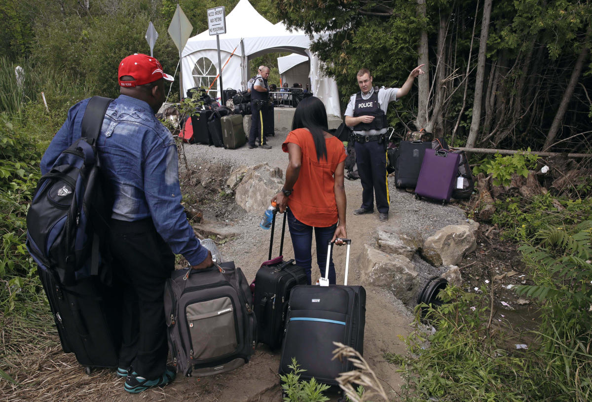 Mexican asylum seekers set their sights north — on Canada