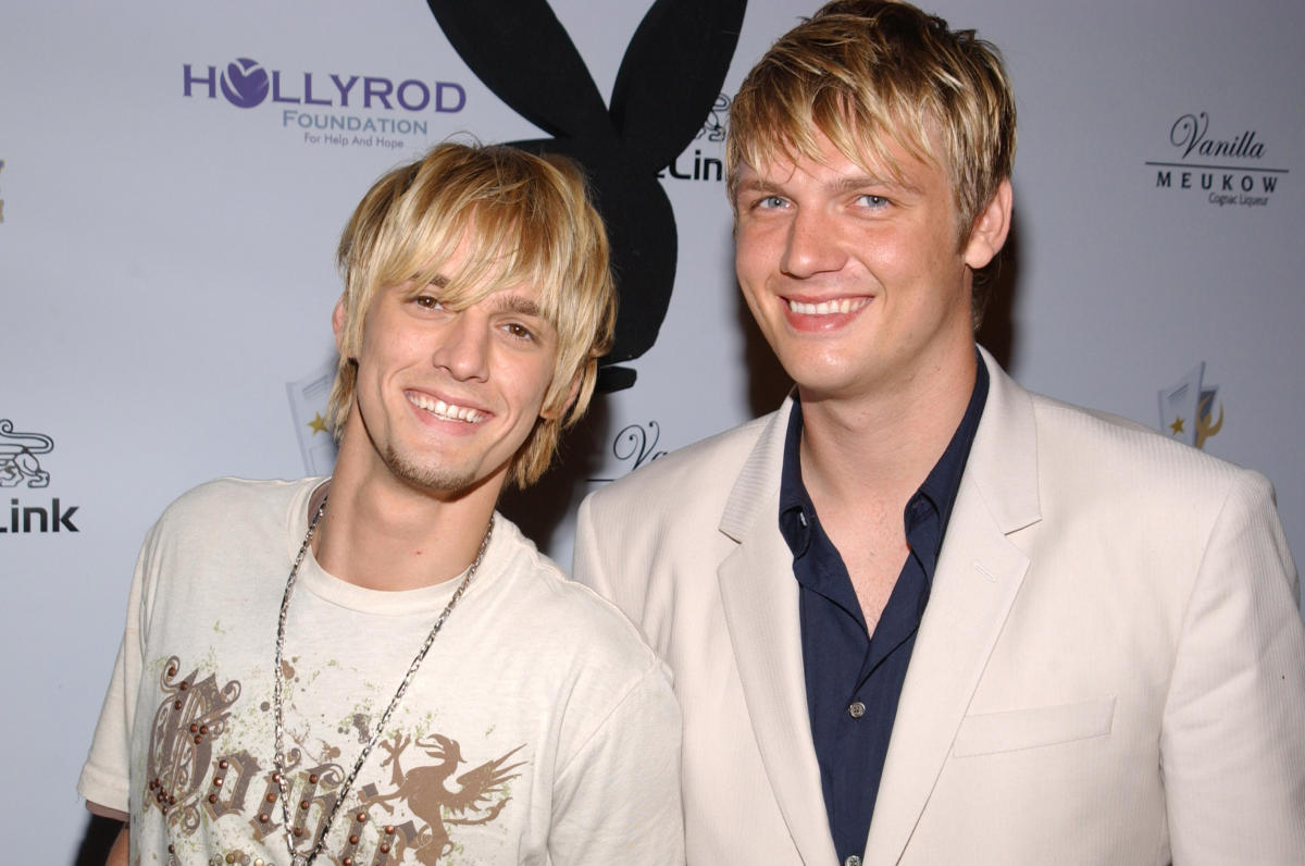 Nick Carter sobs during tribute to Aaron during Backstreet Boys concert