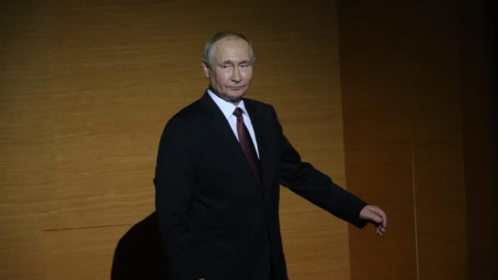 Officials Fear Putin’s Big Retreat Could Be Another Russian Trap