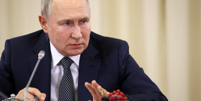 Putin says he should have seized Donbas in 2014