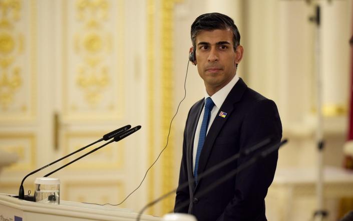 Rishi Sunak engulfed in new Brexit row as he insists Swiss-style EU deal is off the table