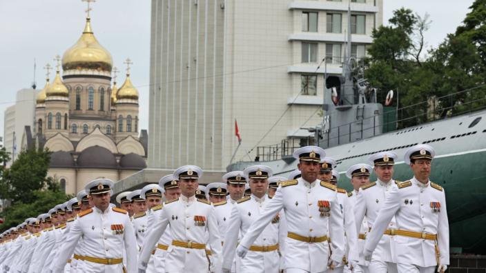 Russian Colonel Who Helped Putin’s Mobilization Mysteriously Shot Dead