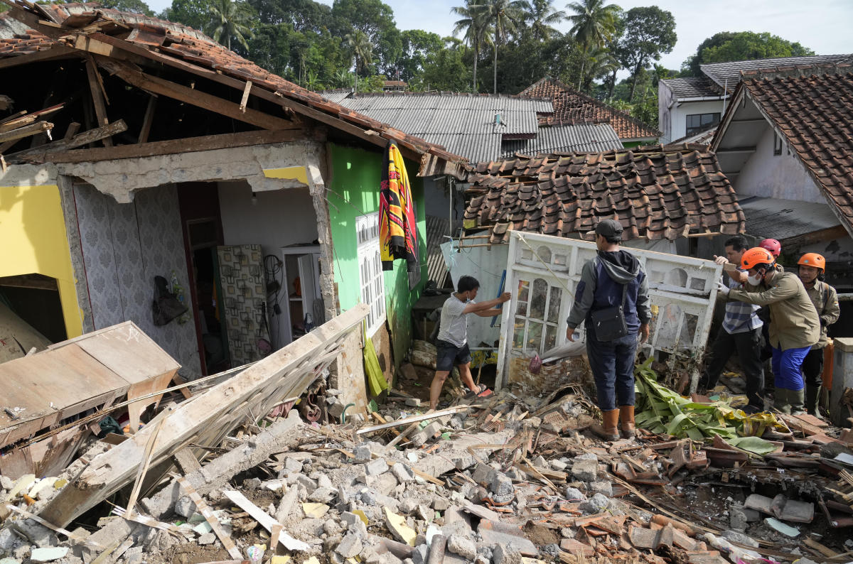 Search effort intensifies after Indonesia quake killed 268