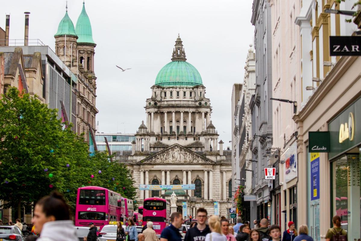 UK to Delay Northern Ireland Vote, Hopes for EU Deal First