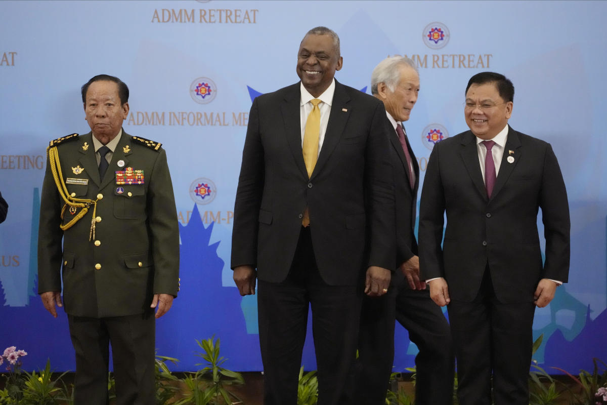 US and Chinese defense chiefs meet amid strained relations