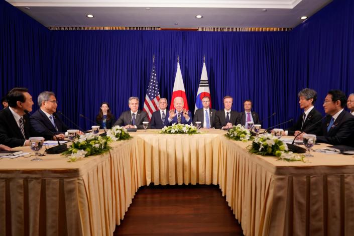 US, Japan, South Korea vow unified response to North Korea threat