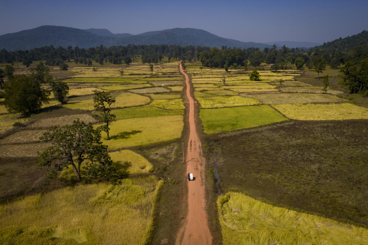 AP PHOTOS: Sidecar ambulances help moms give birth in India