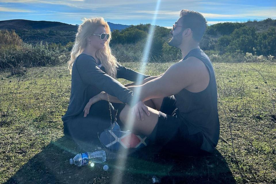 Britney Spears and Sam Asghari Celebrate Christmas with Meditation Hike: ‘Merry Britmas’