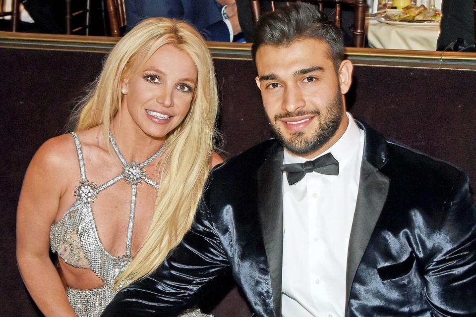 Britney Spears’ Husband Sam Asghari ‘Surprised’ Her with Cake and Balloons on Her Birthday: ‘Love You’